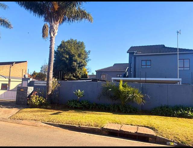 2 BEDROOM APARTMENT FOR SALE IN GLEN MARAIS